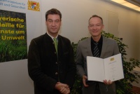 Links Herr Staatsminister Dr. Markus Söder und rechts im Bild Herr Christoph Süß