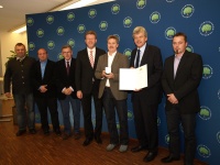 Verleihung der Umweltmedaille durch Dr. Marcel Huber an die Gemeinde Wilhelmsthal