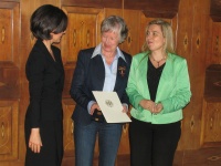 Ursula Dumann-Specht mit Staatssekretärin Melanie Huml