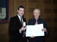 Staatsminister Dr. Markus Söder (li.) zusammen mit Herrn Otto Gittel (re.)