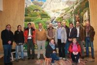 Das Bild zeigt die Leiterin Sachgebiet Umweltbildung Haus der Berge, Andrea Heiss, zweite von links, und die BANU-Mitglieder (Foto Nationalparkverwaltung Berchtesgaden)