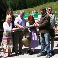 Von links nach rechts: Dipl.-Biologin Evelin Köstler (ANL), Dipl. Ing. Günter Jaritz, Amt der Salzburger Landesregierung, Dieter Pasch Direktor der ANL, Johanna Gerhalter, Sprecherin der Grünen Bäuerinnen und Bauern von Salzburg, Peter Loreth, Geschäftsführer der Biosphärenregion Berchtesgadener Land und Stellvertretender Landrat Rudolf Schaupp.