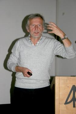 Herbert Pöhnl baute darauf mit seinem Vortrag über den „Halbwilden Wald“ im Nationalpark Bayerischer Wald auf und regte letztendlich zu engagierter Diskussion unter den Besuchern der Veranstaltung an